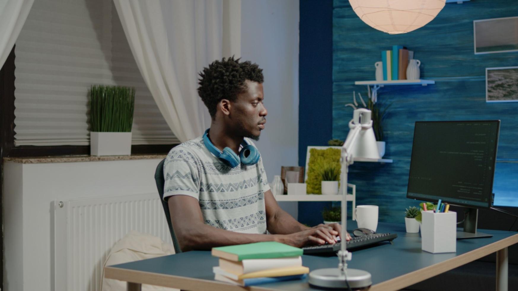 Search analytics dashboard showing organic traffic growth patterns